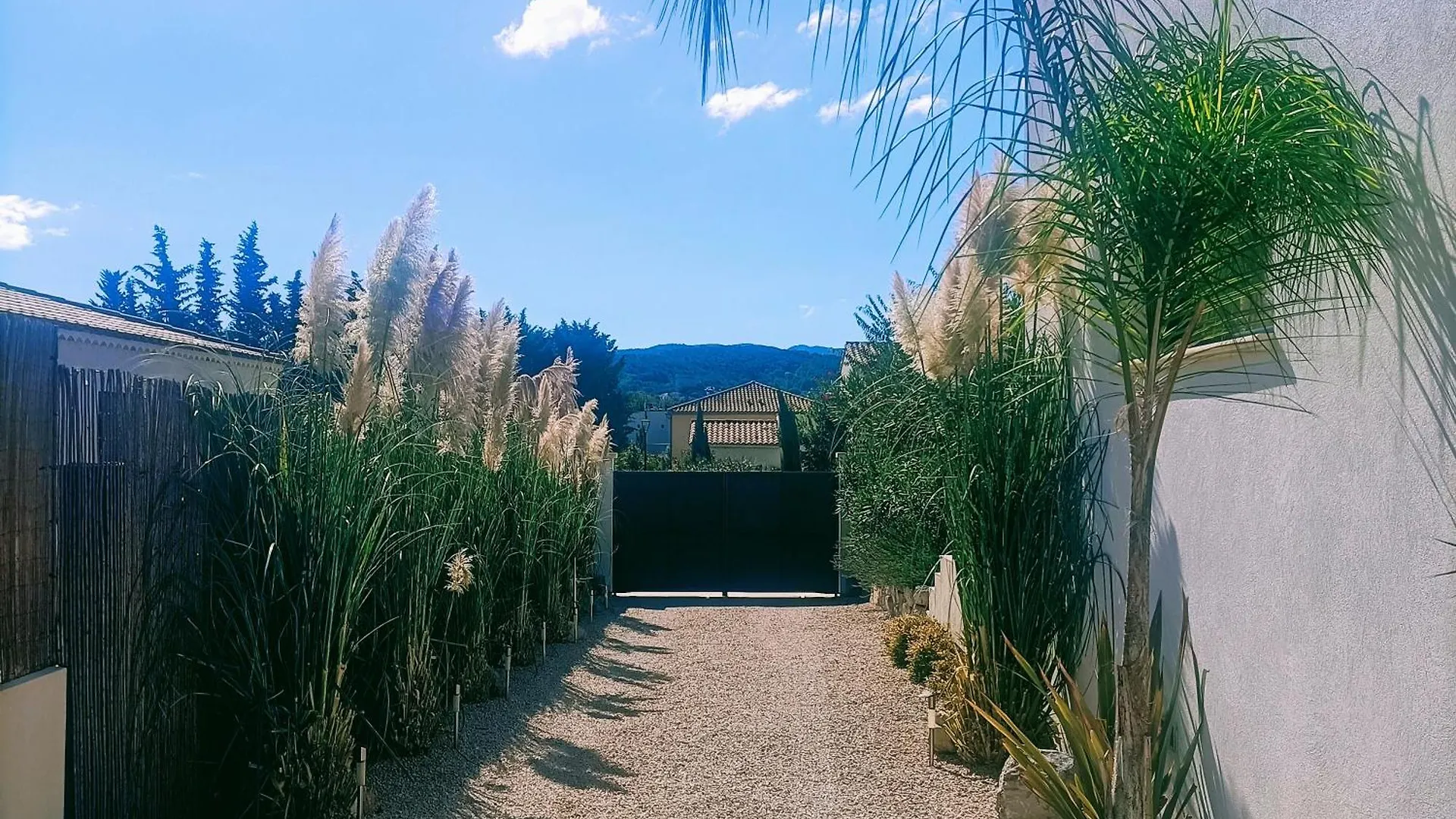 Douce Provence Magnifique Appartement Neuf Avec Jardin Proche Du Centre Ville Vaison-la-Romaine France